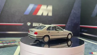 BMW e36 sedan 1/43 Minichamps