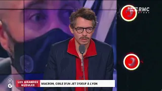 Jet d'oeuf sur Emmanuel Macron : "Bientôt, on va voir l'auteur être invité à la TV, c'est exécrable"