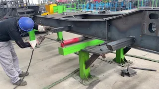 S038 Semi Trailer Main Beam Cross Member Body Frame Assembling By Tack Welding Platform Observation