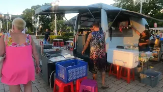 Papeete - A walk to the food trucks