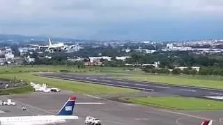 Impresionante aproximación final pista 25 A340-600 SJO Iberia