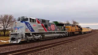UP 1943 'Spirit of the Union Pacific' Leads 21 Car Officer Special for Bush Funeral Train 12-2-18