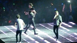 One Way Or Another - One Direction Barcelona (22/05/2013) Part 1