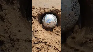 Aliens hid their UFO on the beach