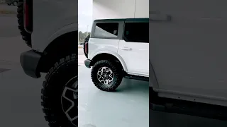 NEW 2022 FORD BRONCO LEVEL AND TIRE SWAP #ford #bronco #suv #offroad #offroading #4x4 #fast #fyp