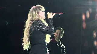 Kelly Clarkson performs Already Gone in Atlantic City, NJ on 5/11/24.