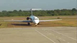 Aeropostal MD-82 arriving at La Chinita International airport