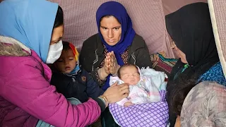 The birth of Suzan's baby with the help of Narges and Veskine in the cold desert