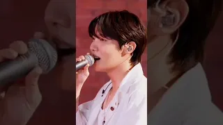 Jhope and IU sing "Equal Sign" Together on IU's Palette #jhope #IU's palette