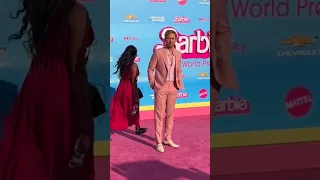 Looks de la premiere mundial del film Barbie.