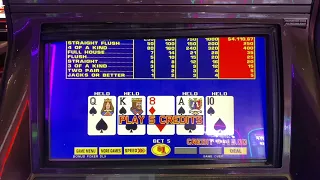 Royal Flush draws on video poker! Then finally Dealt a Royal Flush on royal deal!