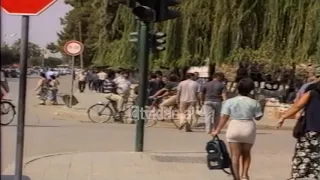 Policia e Elbasanit gjoba per bllokimin e trotuareve - (31 Gusht 2000)