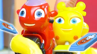 Pizza Problems 🍕 Ricky Zoom Toy Episode ⭐ Ultimate Rescue Motorbikes for Kids