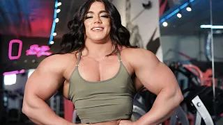 HUNTER ANDERSON Bigger Than The Big Guys Female Bodybuilder