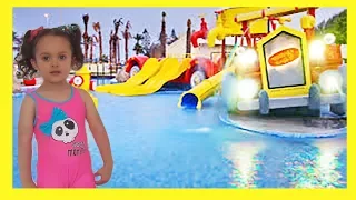 ИГРЫ В БАССЕЙНЕ  Мороженое с Троллями  Детские Площадки Парки  Mediterraneo Park hotel Swimming Pool