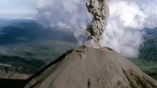 Urgently! A huge explosion of the Karymsky volcano!Tens of kilometers of ash! Who is covered #Shorts
