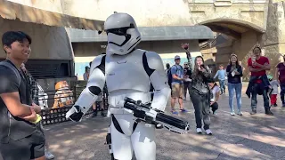 4 Storm Troopers patrol with Kylo Ren! // Disneyland