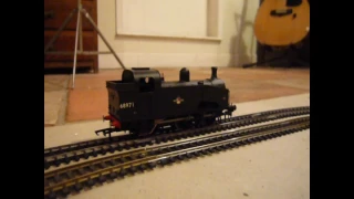 What is the smallest radius suitable for a model railway on 00 gauge?