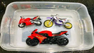 Toy super motorcycle models taken out of the box / Honda / CBR