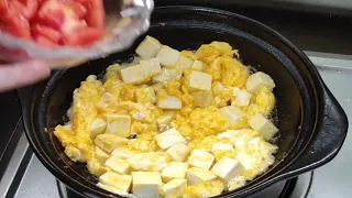 鸡蛋和豆腐煎一下太美味了，这样做出来的番茄鸡蛋豆腐营养餐