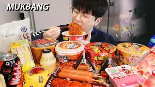 Korean Convenience Store Mukbang🔥 Fire Noodles, Rice Roll, Strawberry Sandwich, Coffee Milk and more
