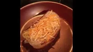 Best Grilled Cheese sandwich in the world in 6 seconds (Grilled Cheese hack)