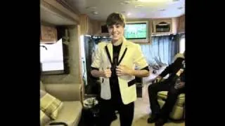Take a look inside Justin Bieber's tour bus!
