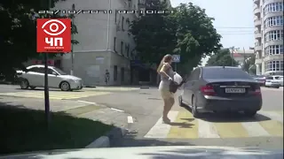 Женская жестокая битва на дороге!!!