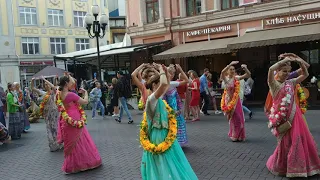 Харе Кришна на Старом Арбате / Hare Krishna on Stary Arbat street