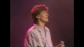 Steve Winwood - While You See A Chance (video editado)