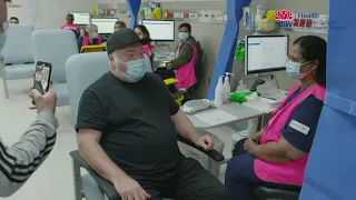 Kyle Sandilands gets his COVID-19 vaccination at Westmead Hospital