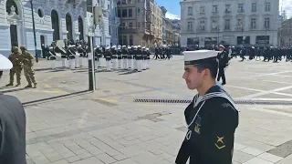 Boric aparece en plaza Sotomayor y Los Patriotas lo increpan duramente ( Team Patriota 21 de Mayo