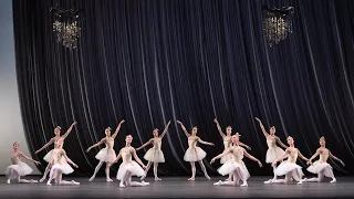 Jewels – 'Diamonds' corps de ballet scene (The Royal Ballet)