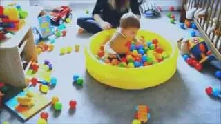 Чем занять ребенка дома - бассейн с шариками / home soft play