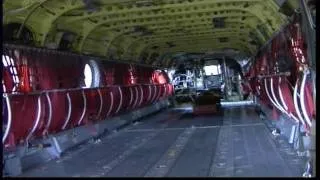 CH-47 CHINOOK A RARE PRIVILAGE TO LOOK INSIDE THIS MILITRY HELICOPTER