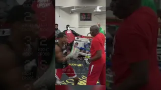 TRY THIS BOXING COMBO BY FLOYD MAYWEATHER SR & DEVIN HANEY 🥊