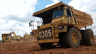 Komatsu PC800LC Loading Cat 773B and Komatsu HD465!