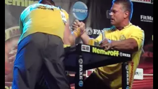 Sergiy Tokarev vs. John Brzenk - Right +95 kg - Nemiroff 2010 - World of Armwrestling.com