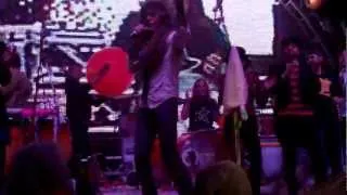 The Flaming Lips feat. Yoko Ono and the Plastic Ono Band- Give Peace A Chance (1st night)