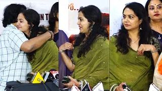 Singer Sunitha HUGS Director Krishna Vamsi At Rangamarthanda Movie Premieres | News Buzz