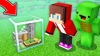 Mikey and JJ Found A TINY VILLAGE INSIDE A GLASS BLOCK in Minecraft (Maizen)