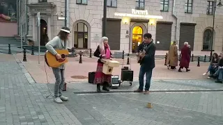 Т-образный кахон "Жива" с бонго и кастаньетой на улицах г. Минска!