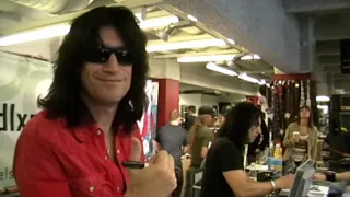 KISS Alive 35 Tour - fan filmed footage of autograph signings and press conference - 2008