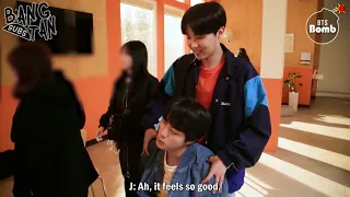 [ENG] 180728 [BANGTAN BOMB] Jin & j-hope Massage Time! - BTS (방탄소년단)