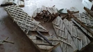 Демонтаж деревянной перегородки со штукатуркой по дранке в сталинке часть 1