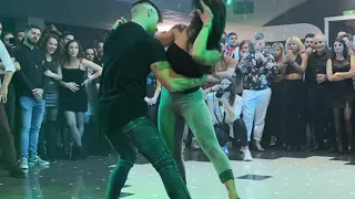 KIKE Y NAHIR  DANCING LLORO - VICKY CORBACHO