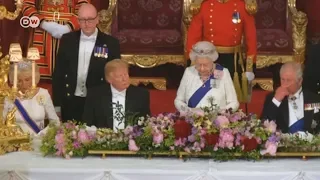 Isabel II agasaja a Trump como un rey