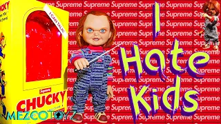 Child's Play 2 Mega Scale Talking Chucky Supreme Unboxing by Mezco | (En Español)