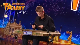 He plays on the dulcimer! Just see it - Got Talent 2017