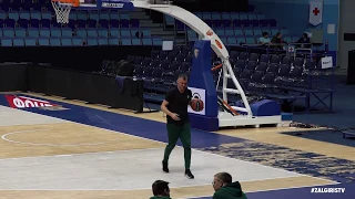 Coach Jasikevicius is BACK on the court and drilling shots during Zalgiris practice